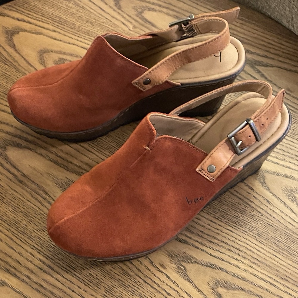 B.O.C. Red Suede Mules with Brown Wedge - Picture 5 of 12
